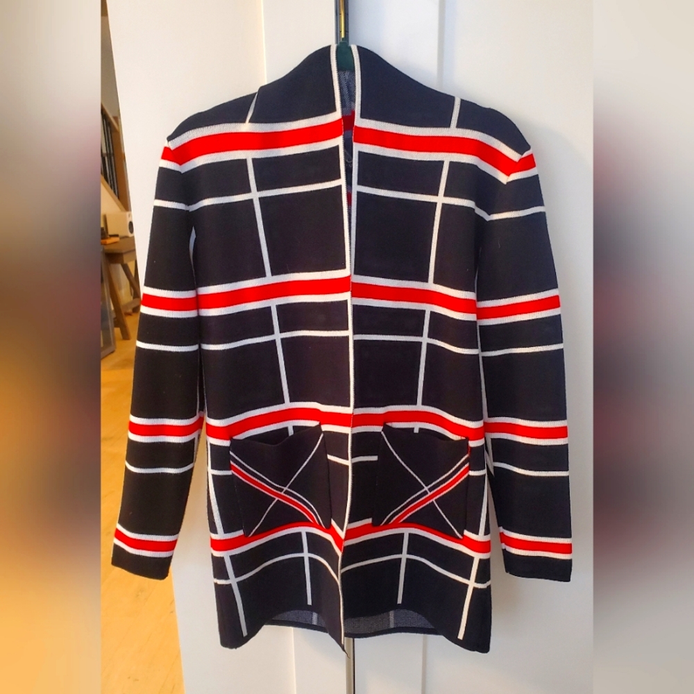 Stylish Women's Black & Red Sz.M-L Checkered Jacket, Luxuriously Soft